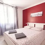 Apartment Domus Cesar, Wifi, Gare Et Arenes Nîmes